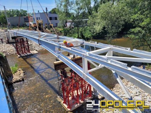 Stalowa kładka przy moście w Turawie prawie gotowa!