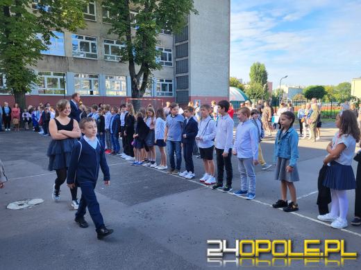 Uczniowie wracają do szkół. To koniec wakacyjnej laby