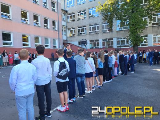 Uczniowie wracają do szkół. To koniec wakacyjnej laby