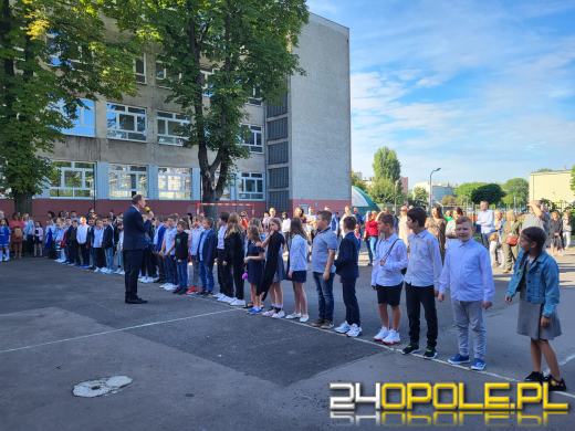 Uczniowie wracają do szkół. To koniec wakacyjnej laby