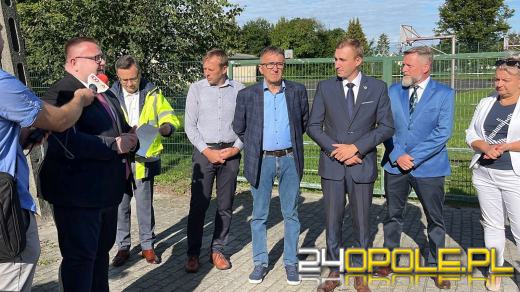 W Dobrzeniu Wielkim powstało bezpieczne przejście dla pieszych