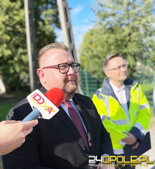 W Dobrzeniu Wielkim powstało bezpieczne przejście dla pieszych