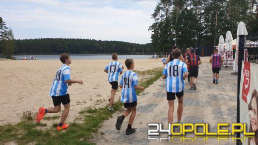 Biegacze z Klubu Biegowego Odra Opole zachęcają do treningów najmłodszych