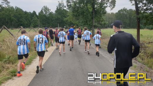 Biegacze z Klubu Biegowego Odra Opole zachęcają do treningów najmłodszych