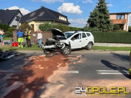 Czołowe zderzenie dwóch pojazdów na Krzanowickiej w Opolu