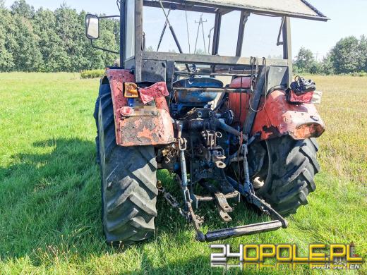 Strażacy wezwani do pożaru prasy do słomy w gminie Dobrodzień