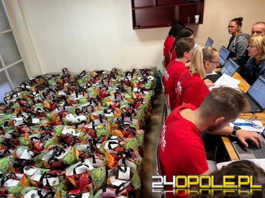 Caritas wznowił wydawanie paczek Uchodźcom. Ustawiły się wielkie kolejki