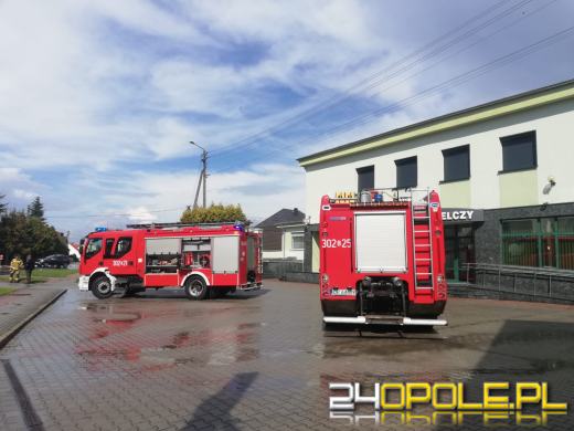 Wypadek w Dobrzeniu Wielkim. Kierowca osobówki uderzył w mury kościoła