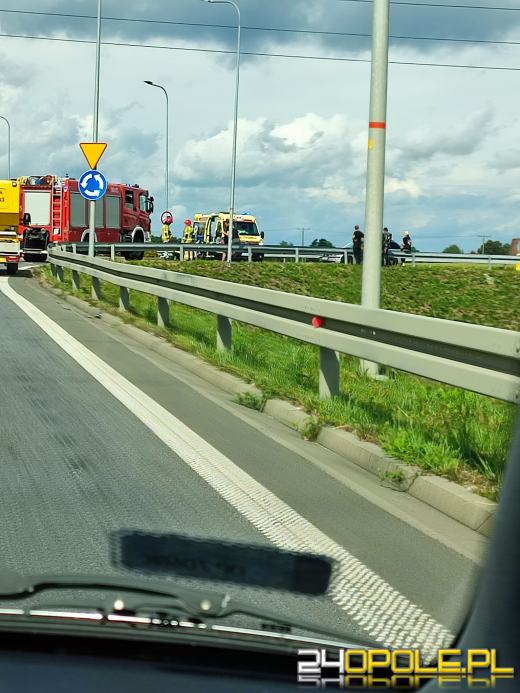 Wypadek z udziałem motocyklistów na obwodnicy Czarnowąsów