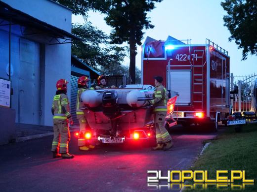 Zgłosili, że w reklamówce w rzece pływa ciało ludzkie. Wezwano służby