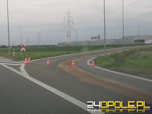 Zablokowany zjazd z obwodnicy do CH Turawa Park