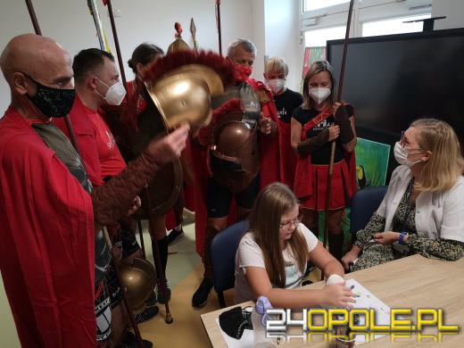 Obrazy i materiały plastyczne dla Oddziału Pediatrii USK