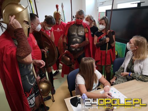 Obrazy i materiały plastyczne dla Oddziału Pediatrii USK