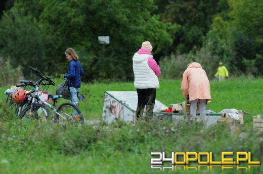 Akcja sprzątania w Opolu. Za zebrane śmieci odebrali książki