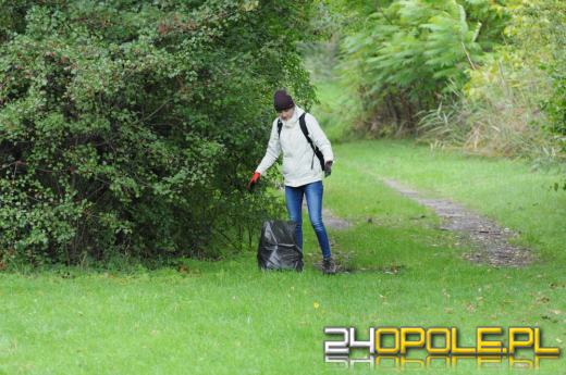 Akcja sprzątania w Opolu. Za zebrane śmieci odebrali książki