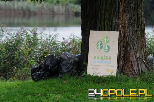 Akcja sprzątania w Opolu. Za zebrane śmieci odebrali książki