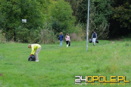 Akcja sprzątania w Opolu. Za zebrane śmieci odebrali książki