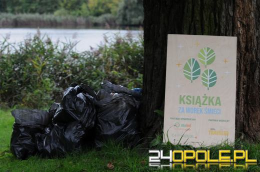 Akcja sprzątania w Opolu. Za zebrane śmieci odebrali książki