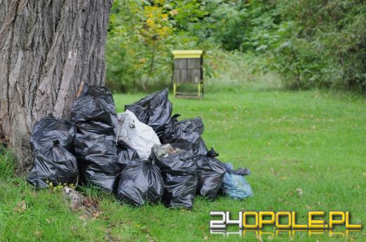 Akcja sprzątania w Opolu. Za zebrane śmieci odebrali książki