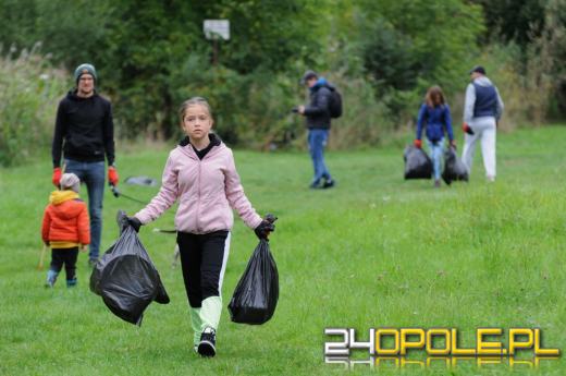Akcja sprzątania w Opolu. Za zebrane śmieci odebrali książki