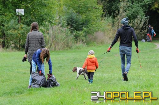 Akcja sprzątania w Opolu. Za zebrane śmieci odebrali książki