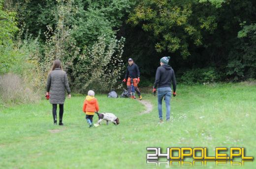 Akcja sprzątania w Opolu. Za zebrane śmieci odebrali książki