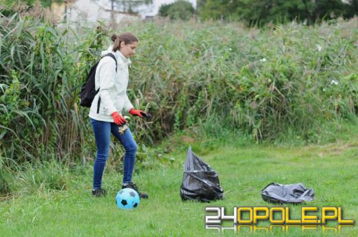 Akcja sprzątania w Opolu. Za zebrane śmieci odebrali książki