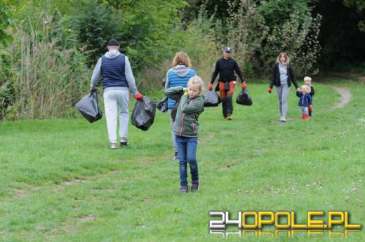 Akcja sprzątania w Opolu. Za zebrane śmieci odebrali książki