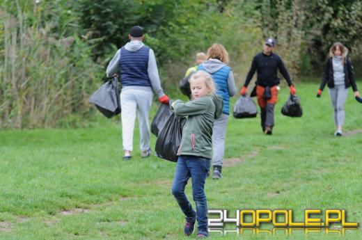 Akcja sprzątania w Opolu. Za zebrane śmieci odebrali książki