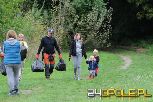 Akcja sprzątania w Opolu. Za zebrane śmieci odebrali książki