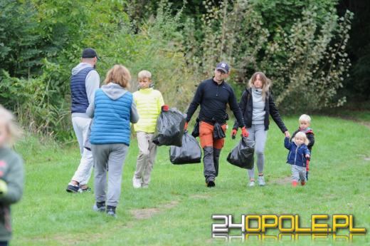 Akcja sprzątania w Opolu. Za zebrane śmieci odebrali książki