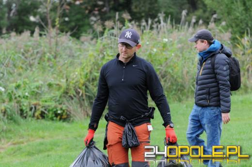 Akcja sprzątania w Opolu. Za zebrane śmieci odebrali książki