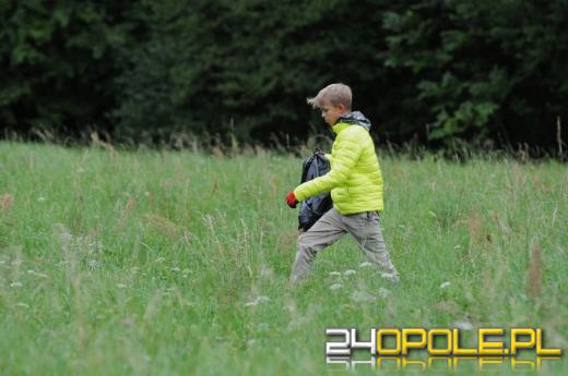 Akcja sprzątania w Opolu. Za zebrane śmieci odebrali książki