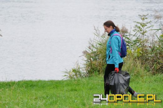 Akcja sprzątania w Opolu. Za zebrane śmieci odebrali książki