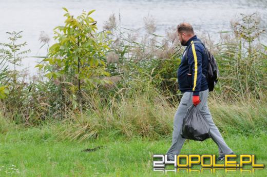 Akcja sprzątania w Opolu. Za zebrane śmieci odebrali książki