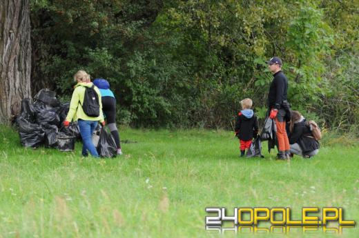 Akcja sprzątania w Opolu. Za zebrane śmieci odebrali książki