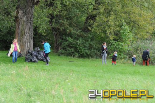 Akcja sprzątania w Opolu. Za zebrane śmieci odebrali książki