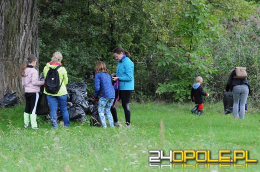 Akcja sprzątania w Opolu. Za zebrane śmieci odebrali książki