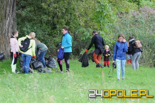 Akcja sprzątania w Opolu. Za zebrane śmieci odebrali książki