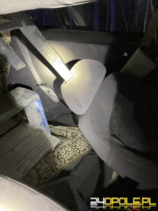 Rajd pijanego kierowcy zakończony na drzewie