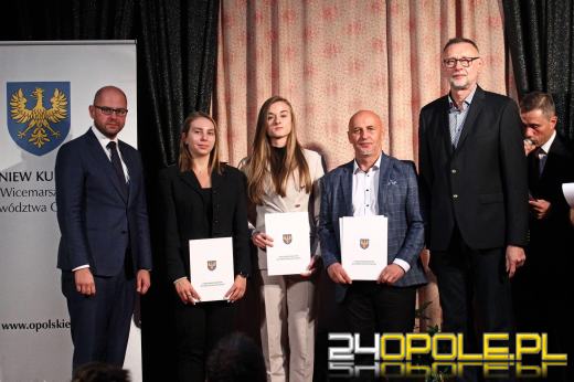 Sportowcy, działacze sportowi i trenerzy wyróżnieni przez marszałka