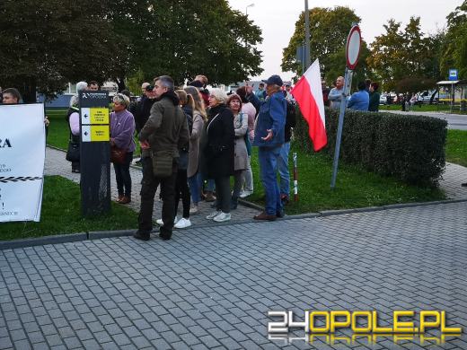 Prezes PiS w Opolu miał również inne przywitanie. Mniej przyjazne