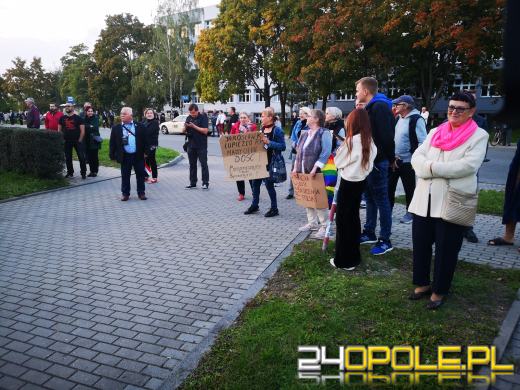 Prezes PiS w Opolu miał również inne przywitanie. Mniej przyjazne
