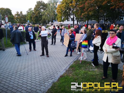 Prezes PiS w Opolu miał również inne przywitanie. Mniej przyjazne