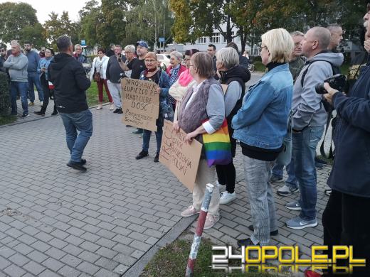 Prezes PiS w Opolu miał również inne przywitanie. Mniej przyjazne