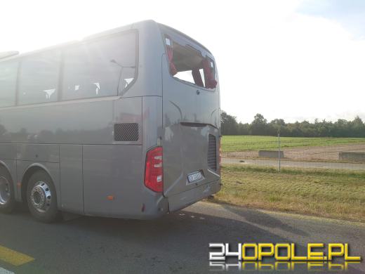 Autobus przewożący dzieci zderzył się z ciężarówką na A4  