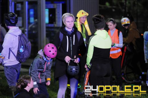 Miłośnicy rolek przejechali ulicami Opola. Za nami kolejna edycja Nightskatingu 