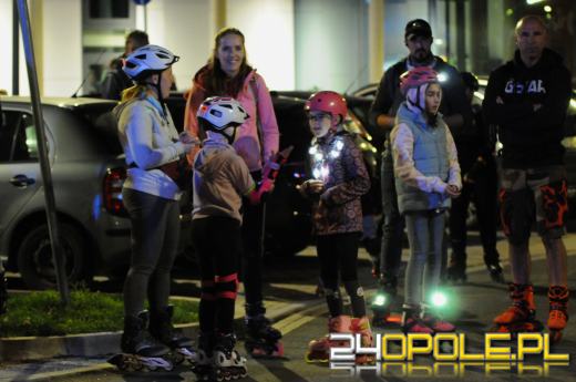Miłośnicy rolek przejechali ulicami Opola. Za nami kolejna edycja Nightskatingu 
