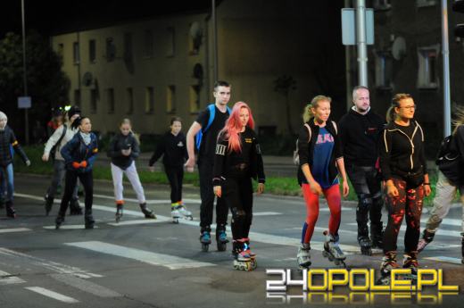 Miłośnicy rolek przejechali ulicami Opola. Za nami kolejna edycja Nightskatingu 