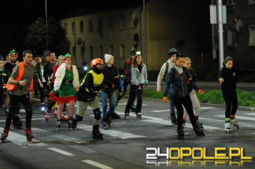 Miłośnicy rolek przejechali ulicami Opola. Za nami kolejna edycja Nightskatingu 